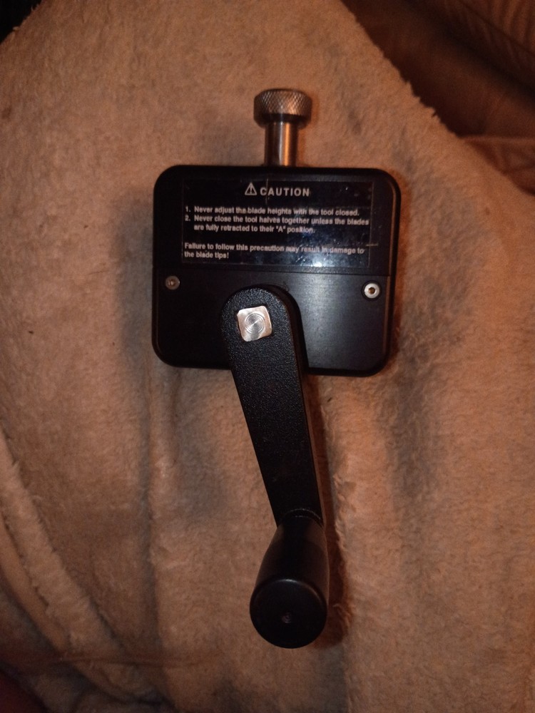 Fiberoptic cable corning tool