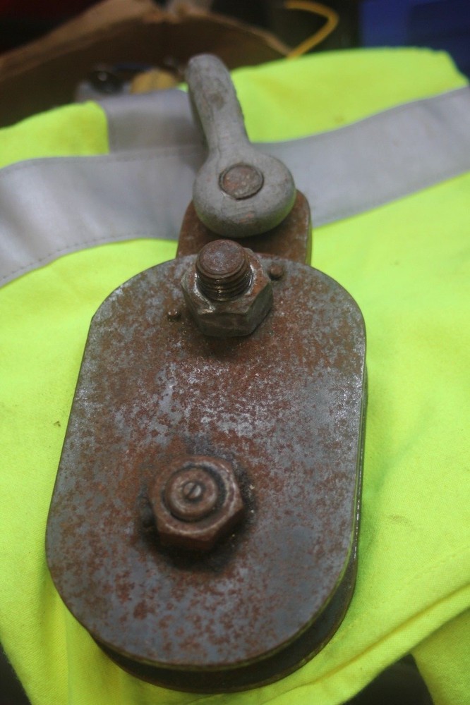 Crosby-Laughlin 58 Swivil 3-1/4 T Snatch Block