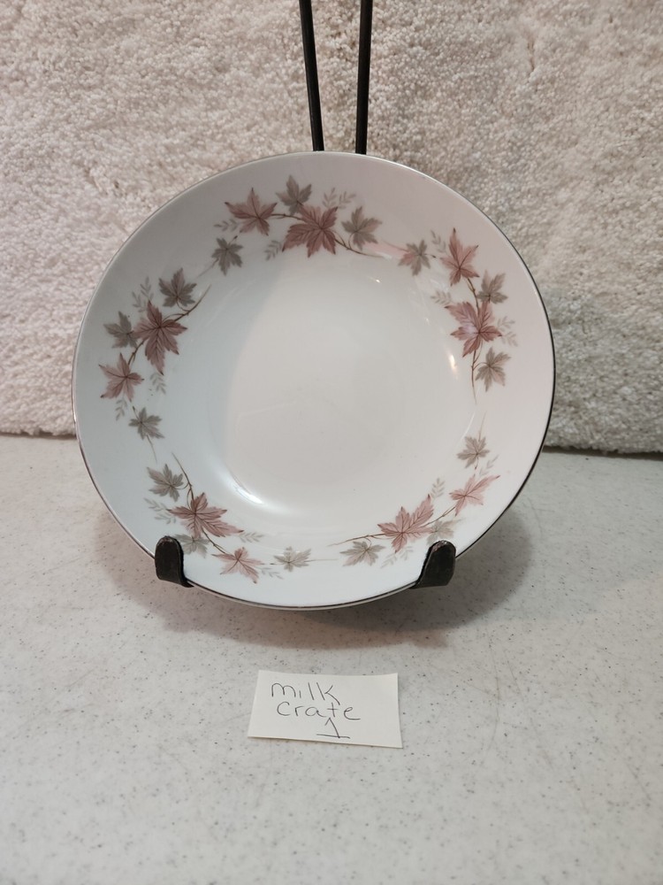 Vintage style house Windsor 9" serving bowl