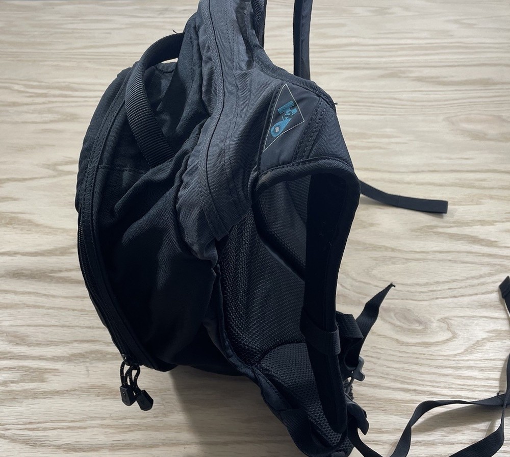 Lowe Alpine Echo 20 Daypack Backpack Black Waist Belt