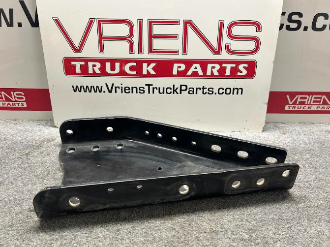 FREIGHTLINER 15-23686-001 FWD FRAME BRACKET, M2, RH