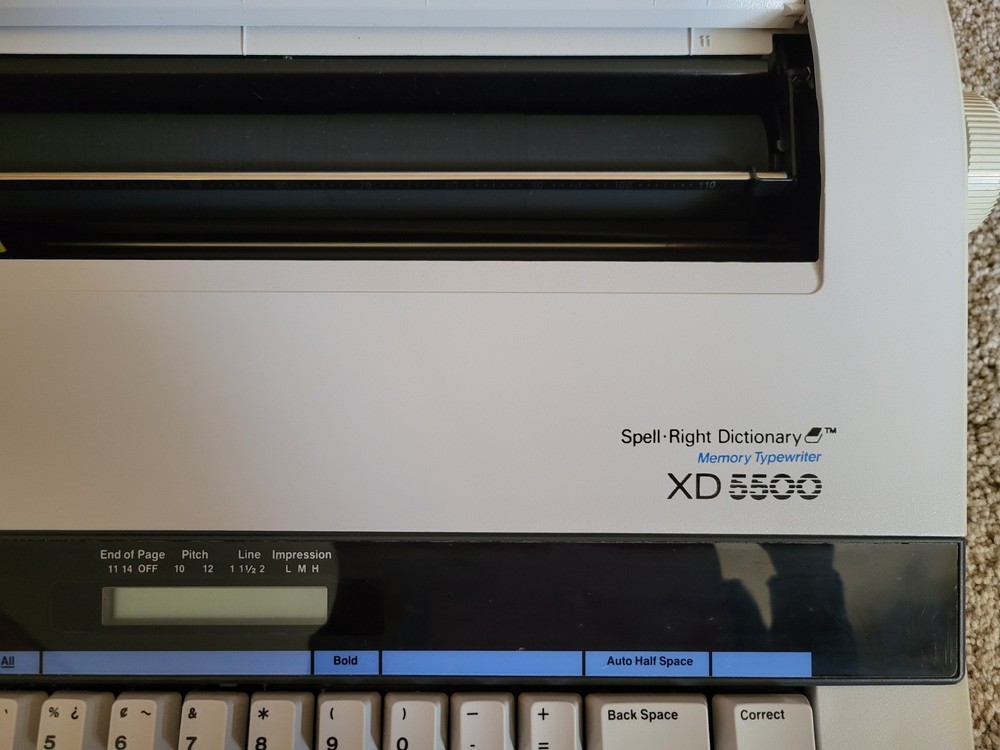Smith Corona XD5500 Electric Spell Right-Dictionary Memory Typewriter Model 5P