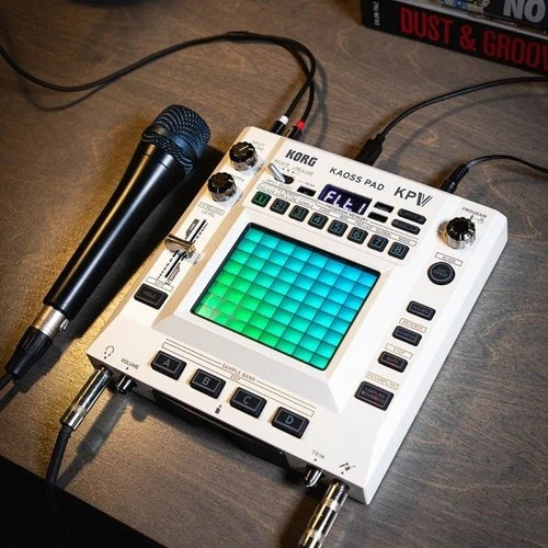 KORG KAOSS PAD V Multi FX Sampler Vocal Guitar USB Interface