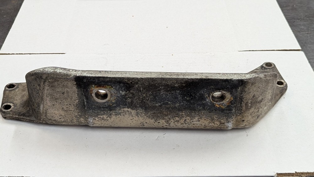 E4HT-6028-AA Ford Cummins L10 LTA10 Front Engine Motor Mount Bracket E4HT6028AA