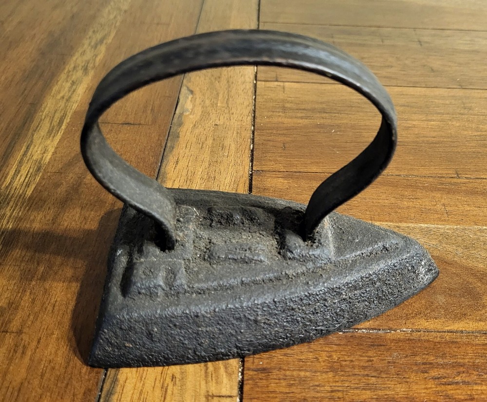 Cast Iron 5" Long Primitive Sad Iron w/ Handle Vintage