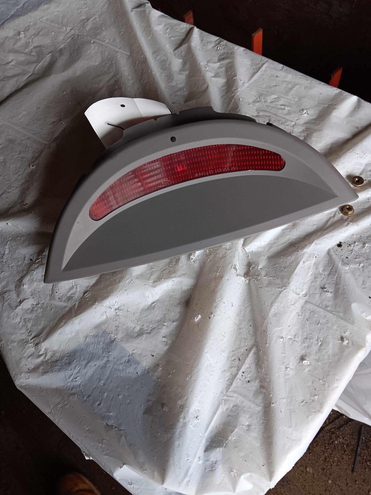 3rd Brake Light Avoidance Lamp FORD TAURUS 01