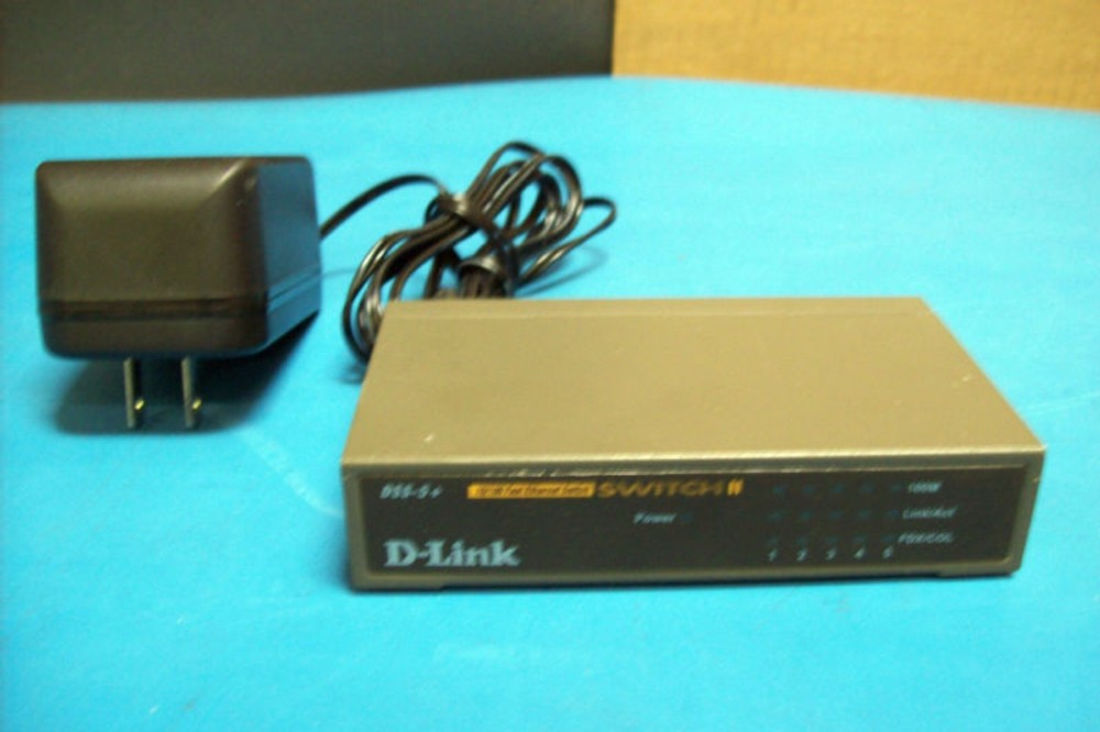 D - LINK DSS-5+ 10/100 FAST ETHERNET SWITCH