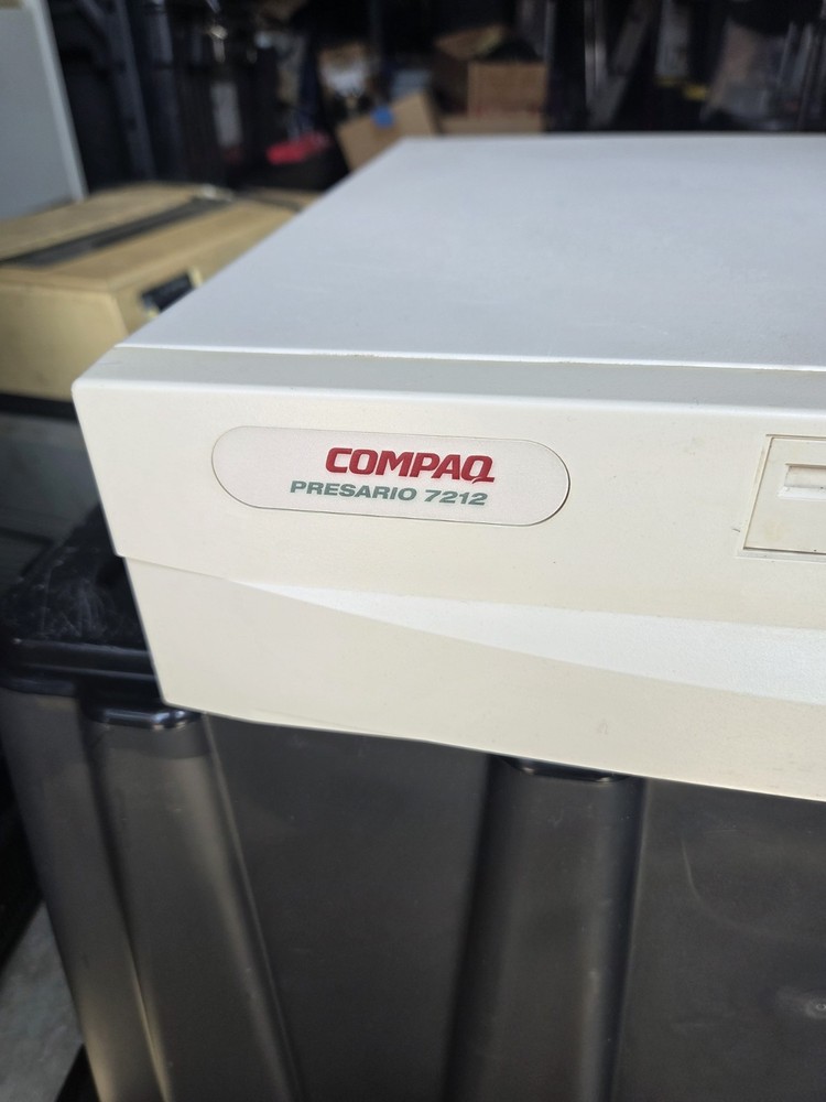 Compaq Presario Computer 7212 Vintage 90s Desktop Computer Powers On UNTESTED