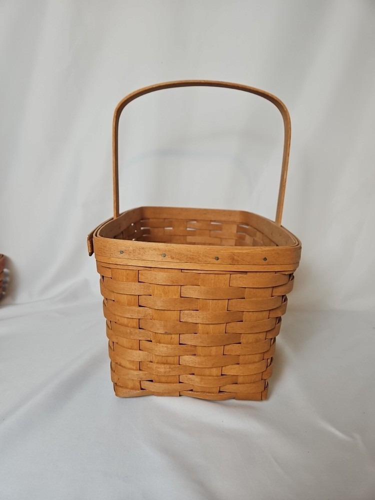 VTG 1992 LONGABERGER BASKET SIGNED #R