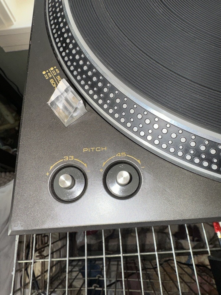 Vintage Technics SL-1510 Direct Drive Turntable WORKING