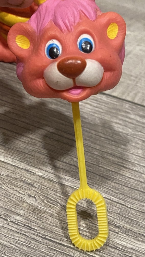 Wuzzle Bumblelion Bubble Maker Bottle With Bubble Wand