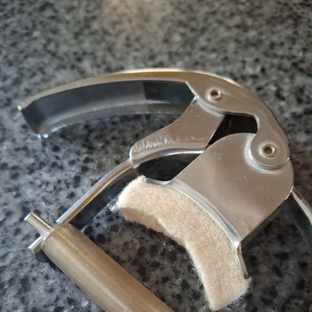 Hamilton guitar capo - free postage