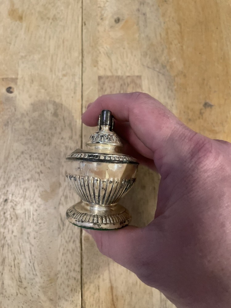 Vintage Ronson Queen Anne Lighter Silver Plate