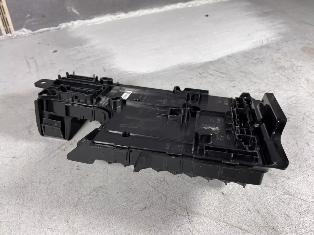 ⭕20-24 Tesla Model Y Right Low Voltage Controller Electronic Module 1657650-00-C