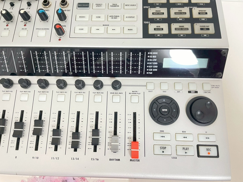 ZOOM HD16 16Track Digital Multitrack Recorder CD Burner Used Working
