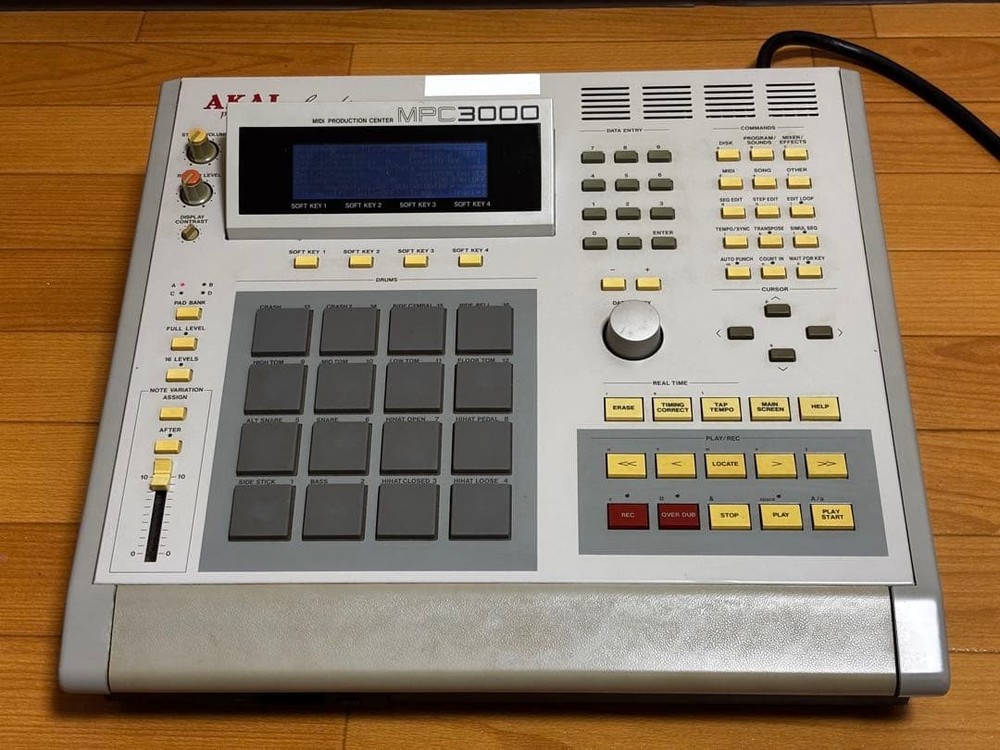Akai MPC3000 Sampler Sequencer Drum Machine Music Production Studio Unit
