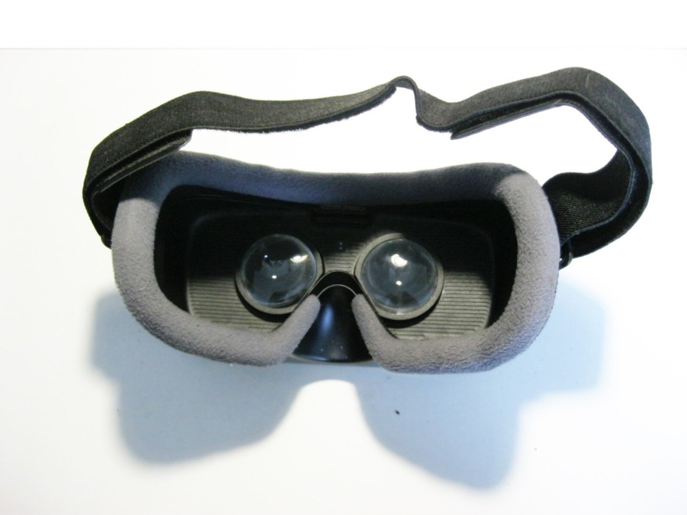 Samsung Gear VR Oculus Black Virtual Reality Smartphone VR Headset READ!!!