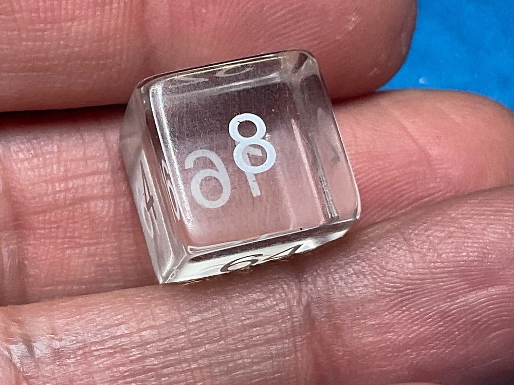 TRANSPARENT BACKGAMMON CUBE————BG-2