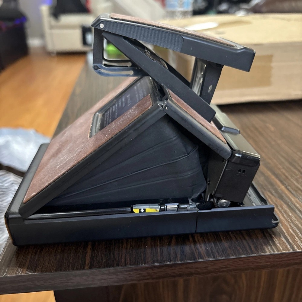Polaroid SX-70 Model 3 Camera With Case UNTESTED