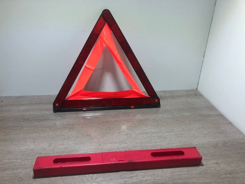 SKODA FABIA 2011 5DR EMERGENCY WARNING TRIANGLE