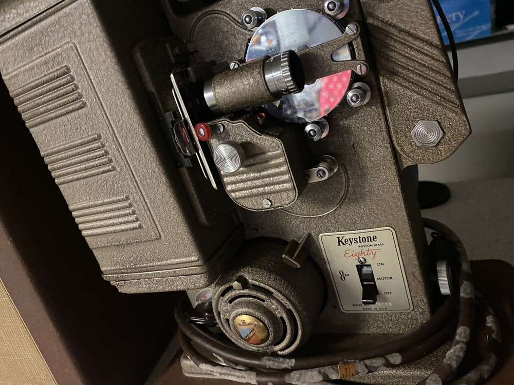 Keystone eighty projector. 1950’s, Vintage. 8mm, Complete with case. Working.