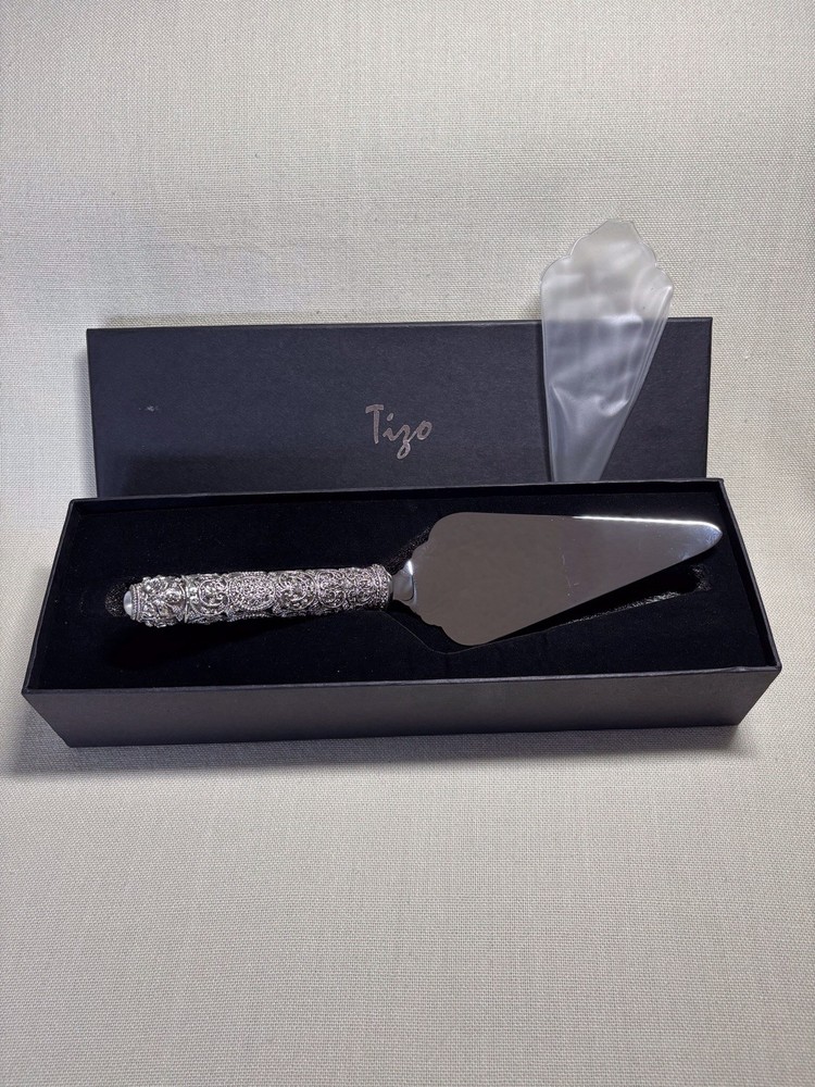 Tizo Jeweled Handle Pie Server