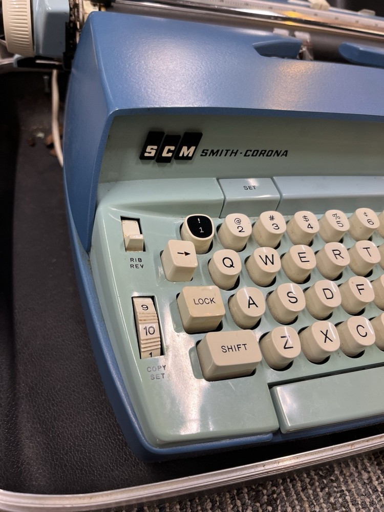 SCM Smith Corona Cougar Automatic 12 Portable Typewriter W/Case Tested