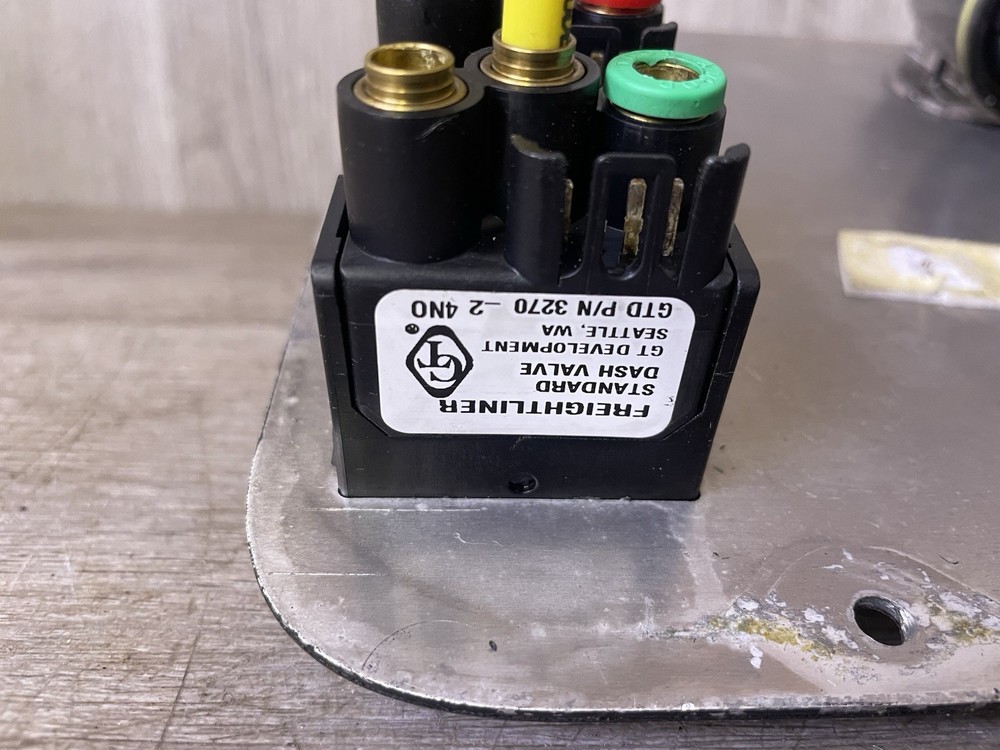 FREIGHTLINER CASCADIA SWITCH GAUGE PANEL OEM