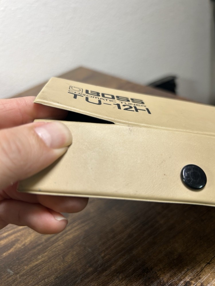 BOSS TU-12H Chromatic Tuner & Analog Meter ~ Digital Processing ~ Case