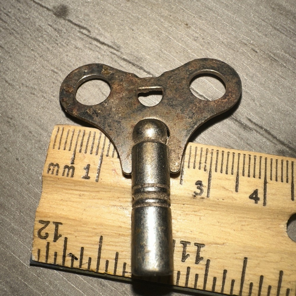 Antique Wind-Up Key Clock Key Unbranded Rusty #9