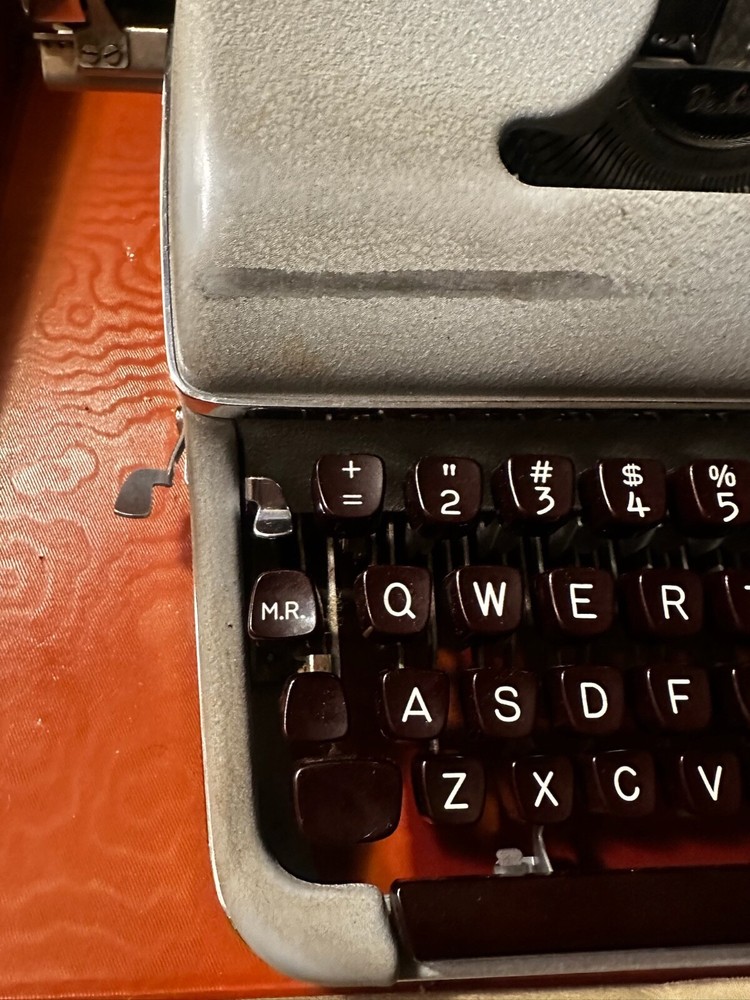 Olympia 1958 SM3 grey Typewriter with Case