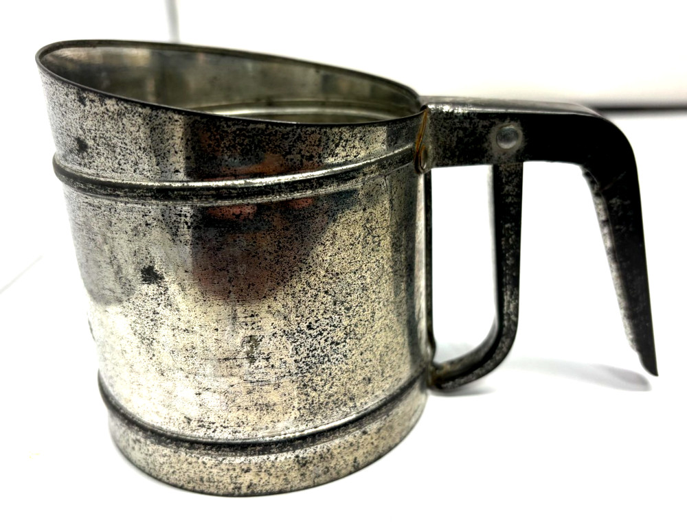 VINTAGE FOLEY FLOWER SIFTER