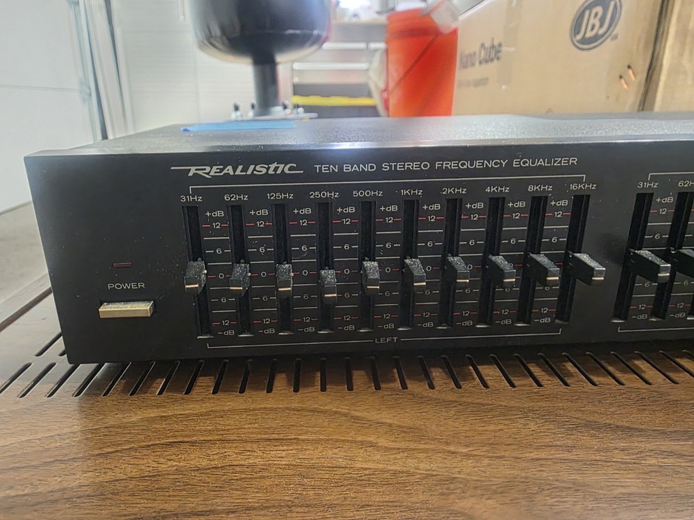 Realistic Ten Band Stereo Frequency Equalizer - Tested & Working​This is a...