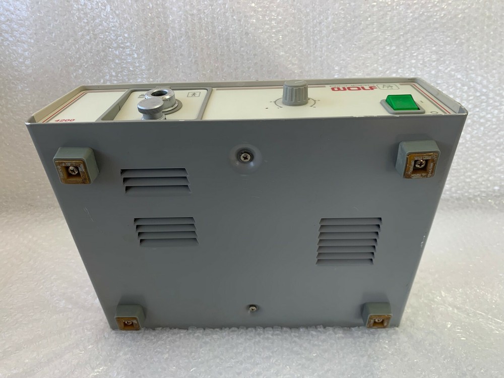 Richard Wolf 4200 LP Light Source For Endoscope Used 4200.001