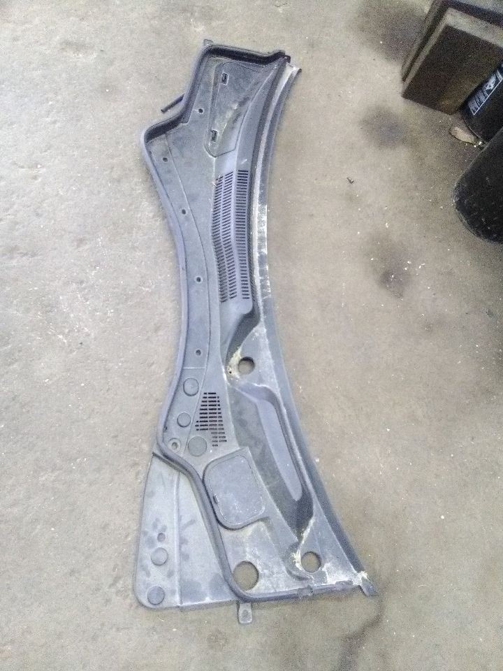 2016 Maserati Ghibli Cowl Vent Panel