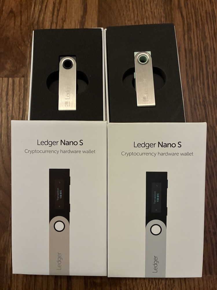 One Ledger Nano S Cryptocurrency Hardware Wallet
