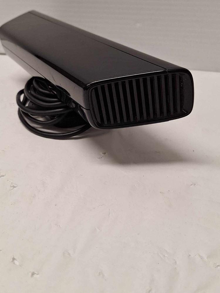 XBOX 360 KINECT MODEL 1414 - PREOWNED
