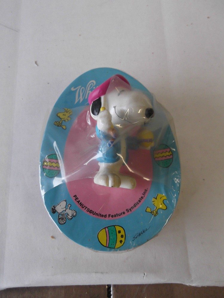 WHITMAN"S CHOCOLATES BOX WITH SNOOPYFIGURE ON FRONT