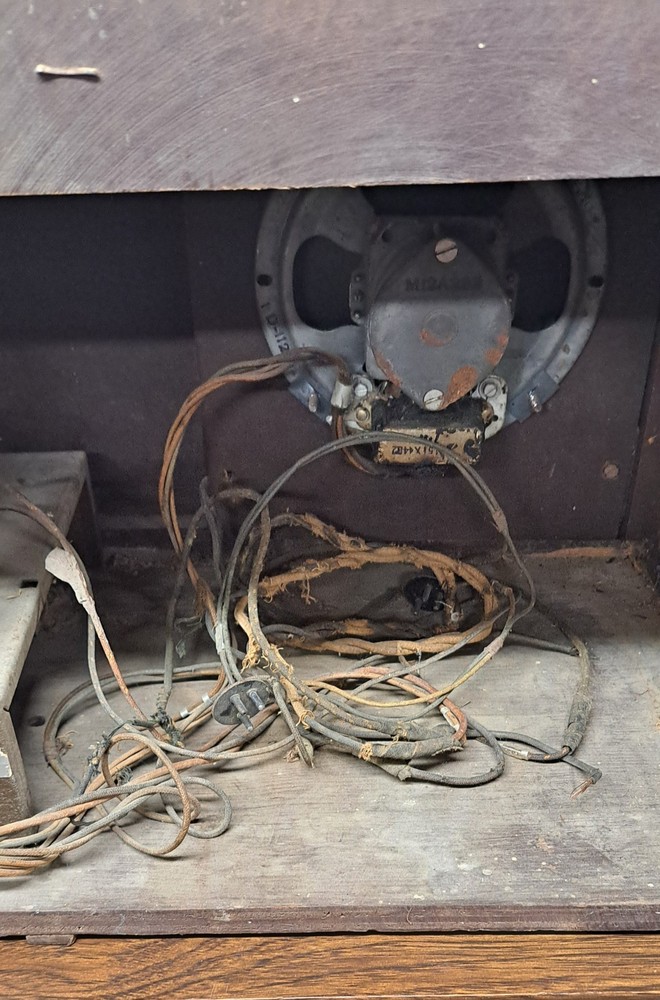 Montgomery Wards Airline Radio