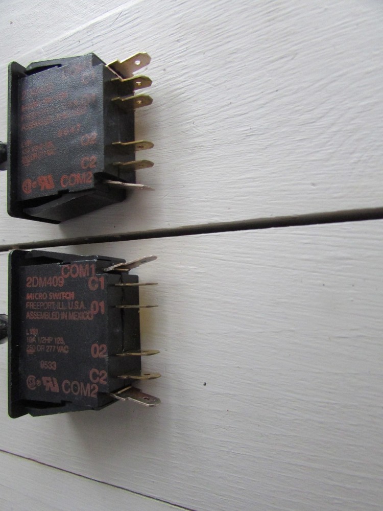 2 NOS Honeywell MicroSwitch 2DM409 Push Pull Switch Plunger Actuator 10A 250VAC