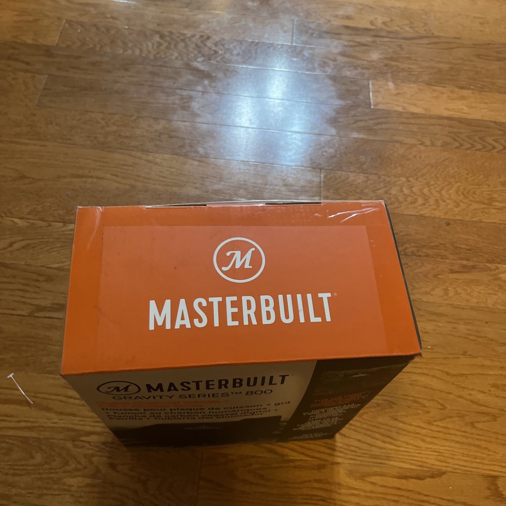 Masterbuilt Gravity Series 800 Digital Charcoal Griddle + Grill + Smoker Cover