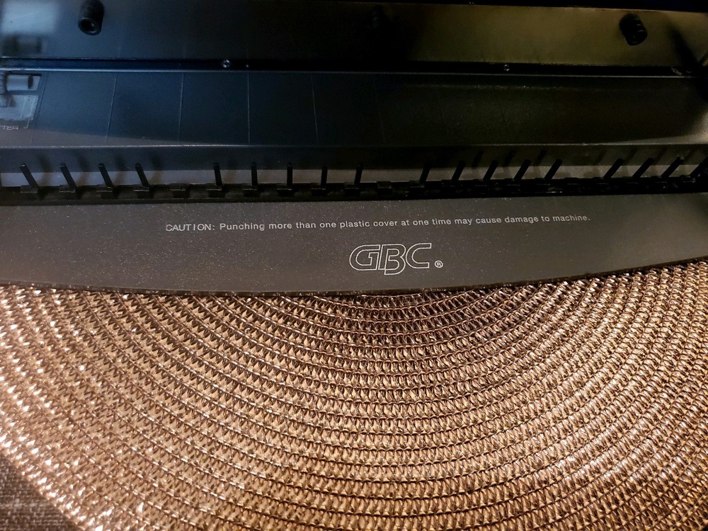 GBC DocuBind Personal Presentation Binding System