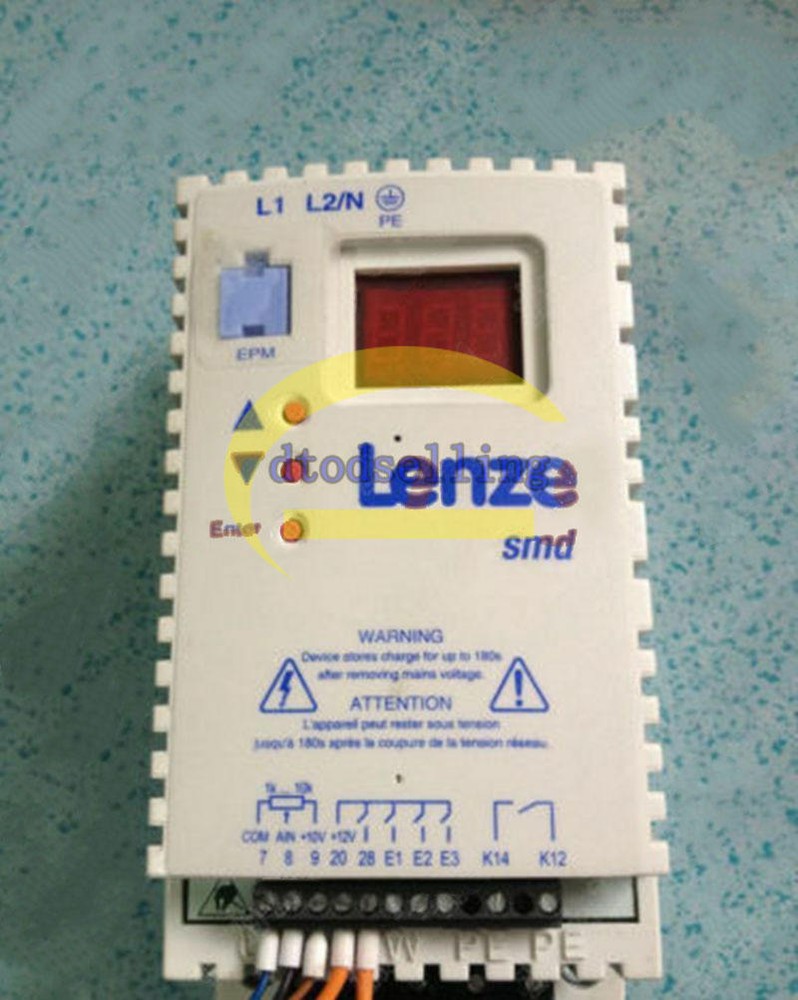1PCS USED Lenze ESMD251X2SFA Frequency Converter Tested Good
