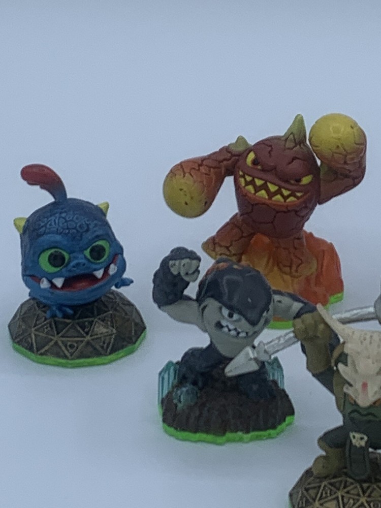 Lot of 6 Skylanders Characters
