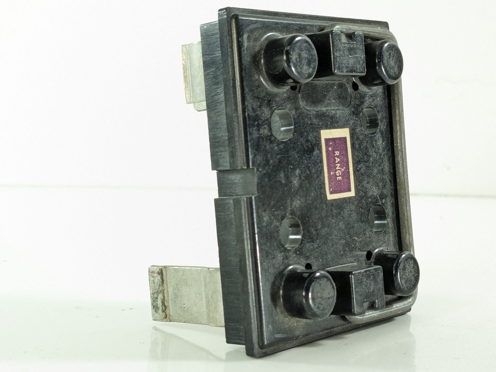 ITE WALKER R-1982 60AMP 240VOLT FUSE PULLOUT VERTICAL SLOT