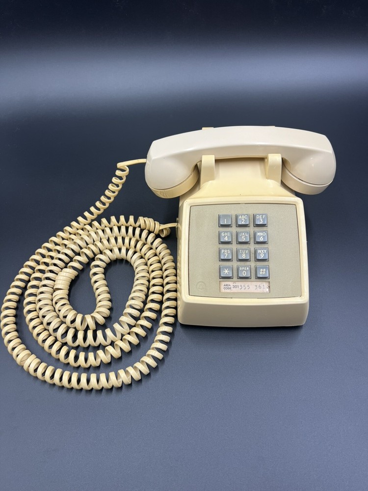Vintage Beige Bell System 2500D Desk Phone (UNTESTED)