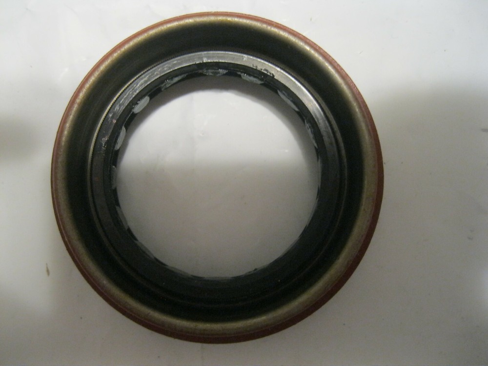 Auto Trans Output Shaft Seal Precision 710540