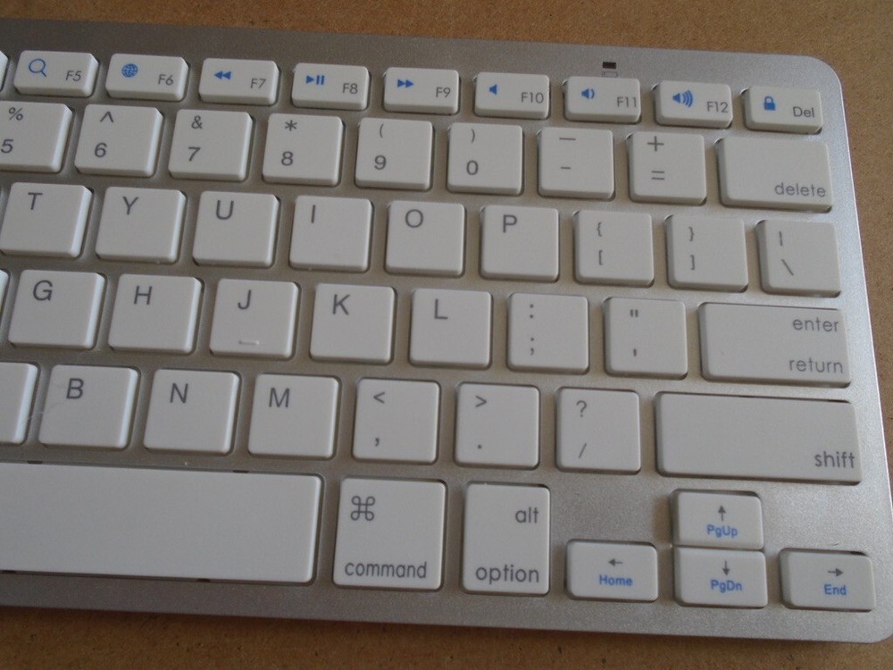 Buxton Bluetooth Keyboard Model SM-36749 White on Silver OPEN Box!!!