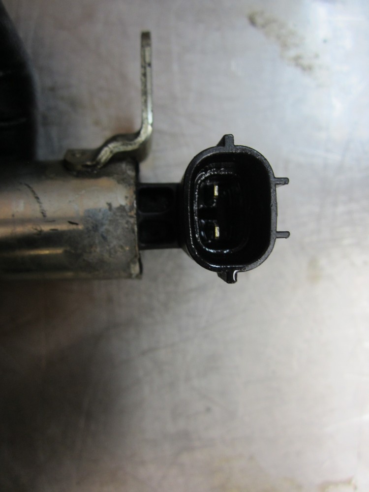 Variable Valve Timing Solenoid For 10-11 GMC TERRAIN 3.0