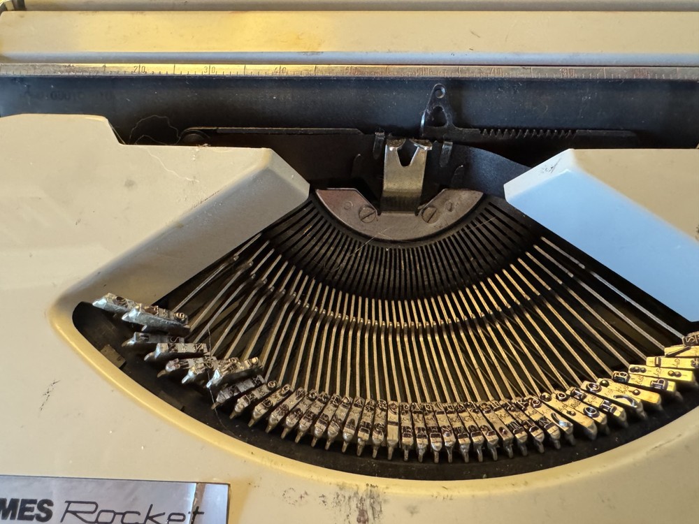 Hermes Rocket Typewriter, needs some love